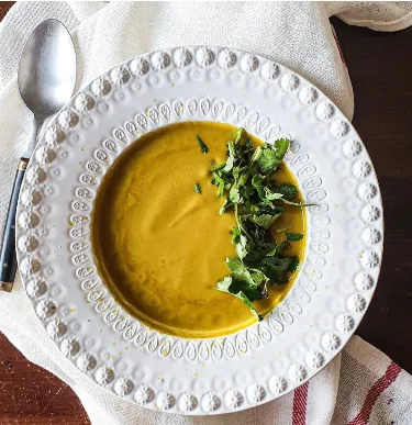 Sopa de Mandioquinha com Cúrcuma